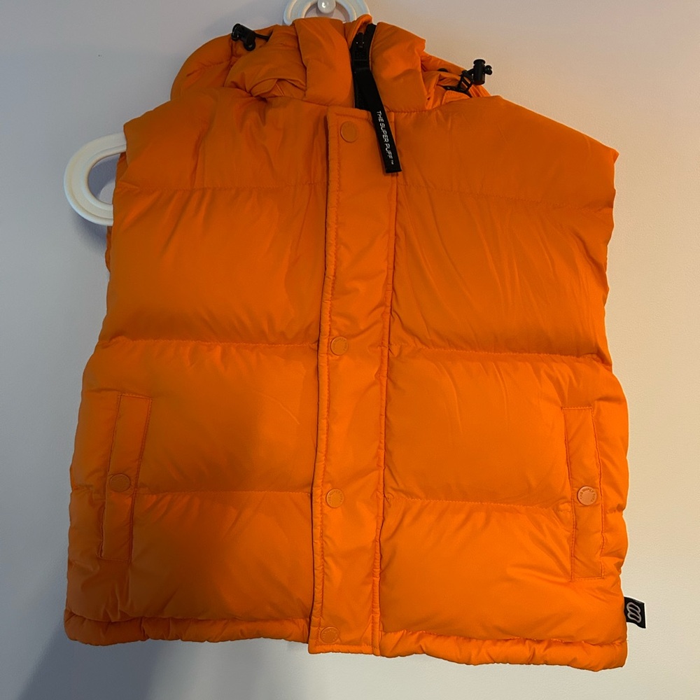 Aritzia superpuff shorty vest mandarin orange XXS